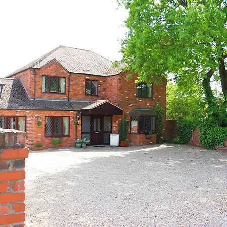 Eagles Guest House Линкълн Екстериор снимка