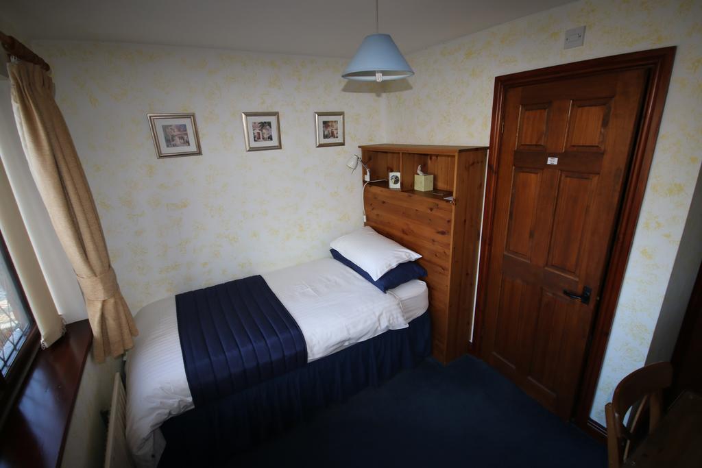 Eagles Guest House Линкълн Екстериор снимка
