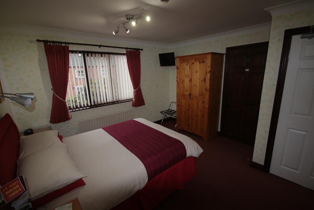Eagles Guest House Линкълн Екстериор снимка