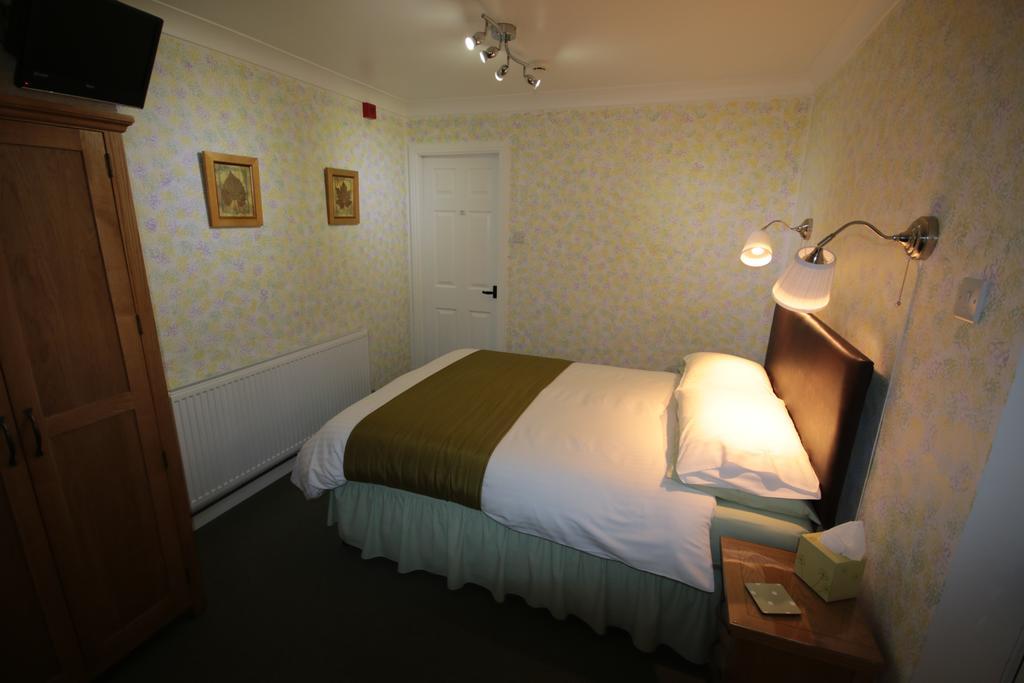 Eagles Guest House Линкълн Екстериор снимка