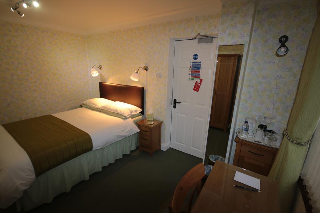 Eagles Guest House Линкълн Екстериор снимка