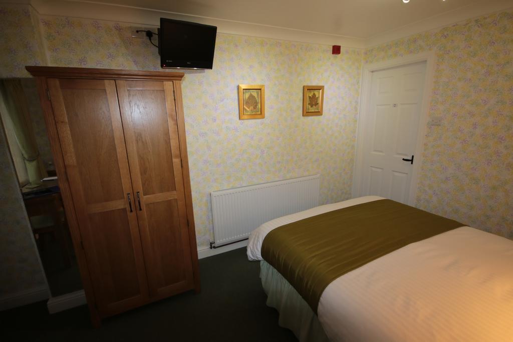 Eagles Guest House Линкълн Екстериор снимка