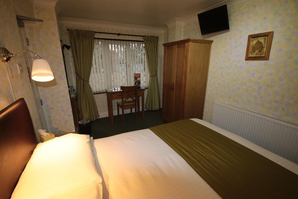 Eagles Guest House Линкълн Екстериор снимка