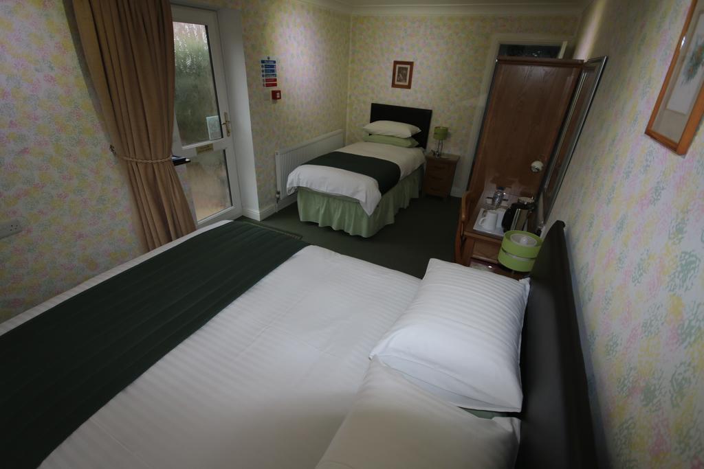 Eagles Guest House Линкълн Екстериор снимка
