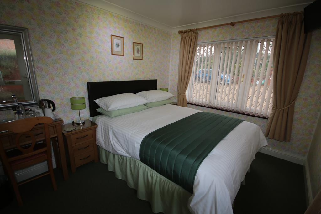 Eagles Guest House Линкълн Екстериор снимка