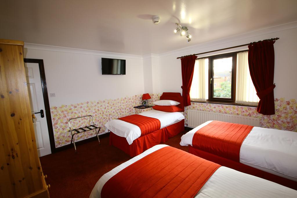 Eagles Guest House Линкълн Екстериор снимка